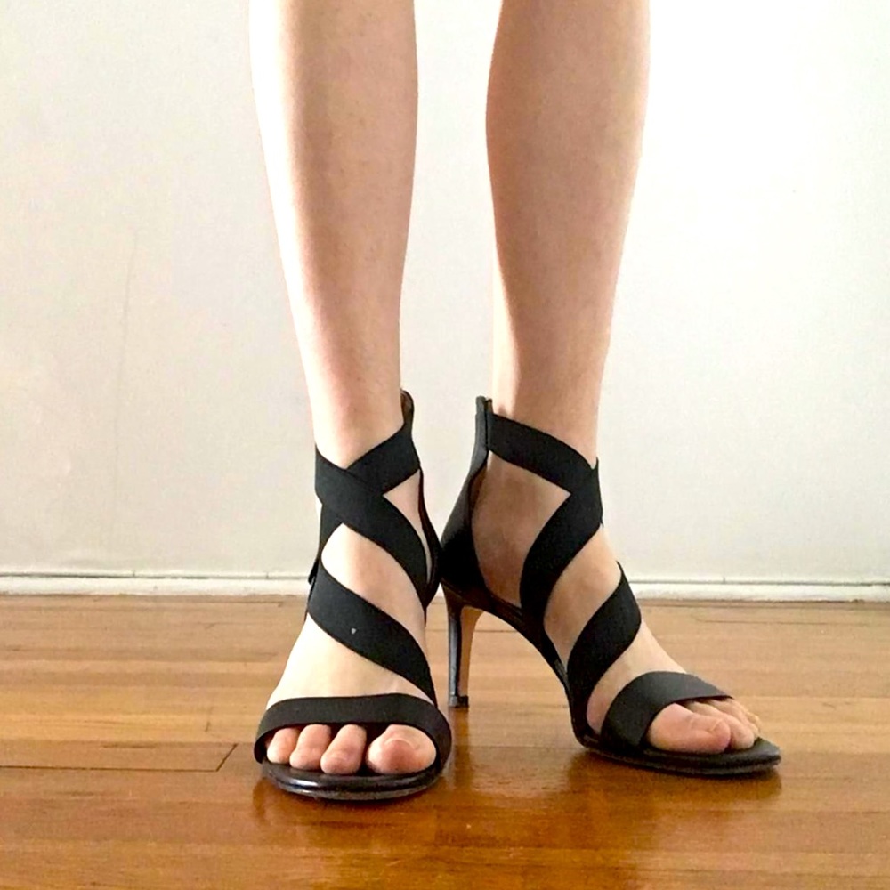 Beautiful crisscross sigerson Morison heels